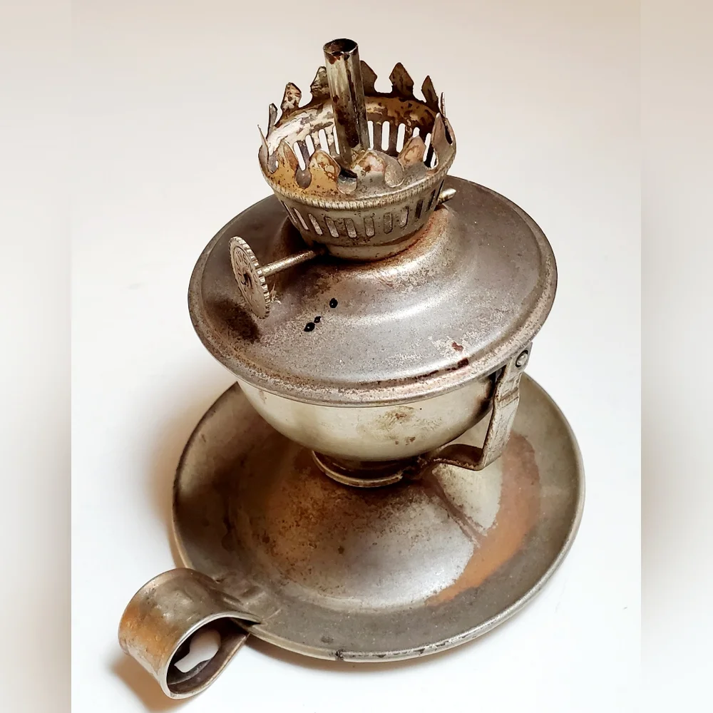 Vintage Handheld Swivel Kerosene Oil Lamp Lantern Made In Hong Kong
